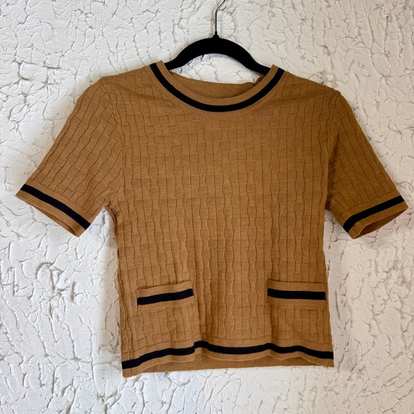 Ellen Tracy Tops - Ellen Tracy Tan and Black Ribbed Short Sleeve crop-Top